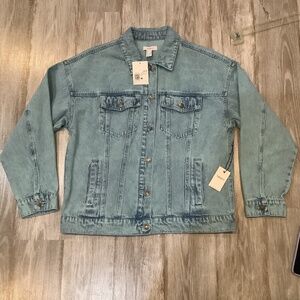 NWT Forever 21 Denim Trucker Jacket Sz M